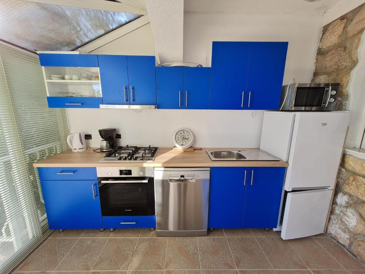 Laurem Apartment Novi Vinodolski Exterior photo